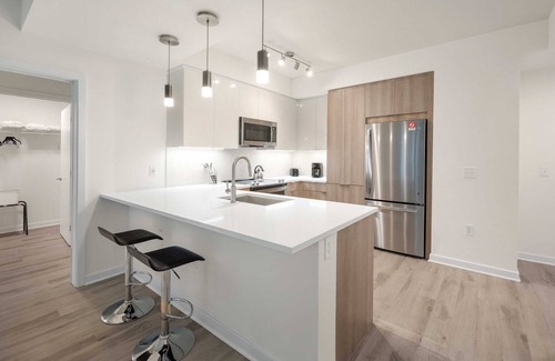 NoMa Hotel | Unlimited Travel Options! 2BR w/In unit Laundry & Heating