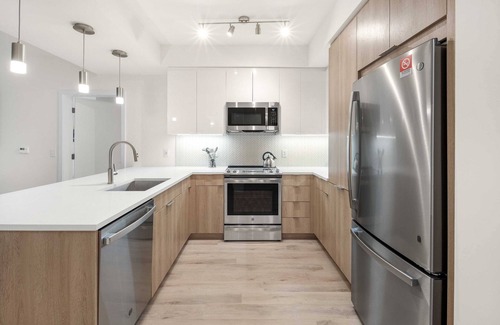 NoMa Hotel | Unlimited Travel Options! 2BR w/In unit Laundry & Heating