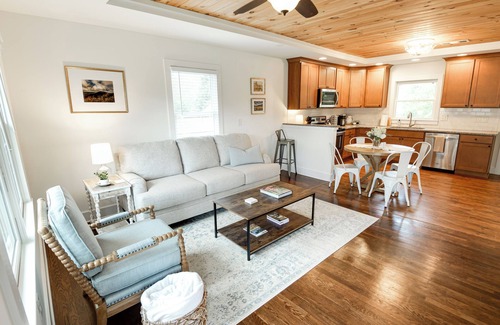 Marietta House | Unmatched Views, 3 blocks from Historic Marietta Square - Limelight Cottage