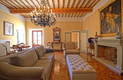 Mola di Bari Apartment | Uno splendido alloggio appena ristrutturato in pieno centro a Mola di Bari