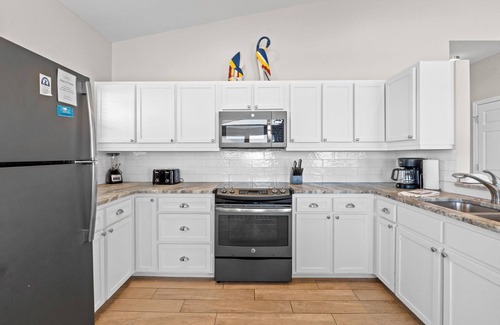 East End House | Unobstructed Beach Views, Private Pool, Pet Friendly, Central SGI!