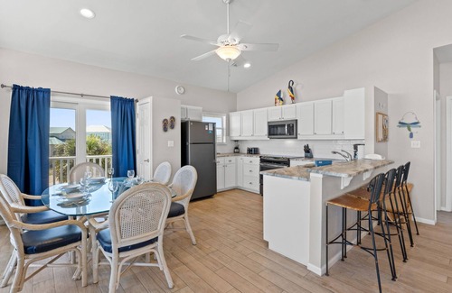 East End House | Unobstructed Beach Views, Private Pool, Pet Friendly, Central SGI!