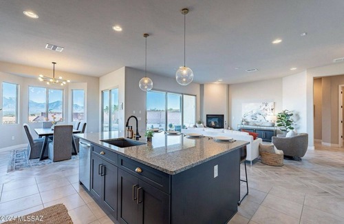 Las Campanas House | UNOBSTRUCTED MOUNTAIN VIEWS! NEW 3-bedroom house. Access to Green Valley Rec!