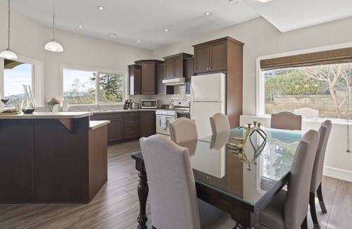 Southwest Mission House | Unobstructed View Of the Lake/City/Mountains -2 Bedroom&Den - Sleeps 5