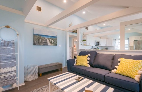 East Sandwich Cottage | Unobstructed Views of Cape Cod Bay