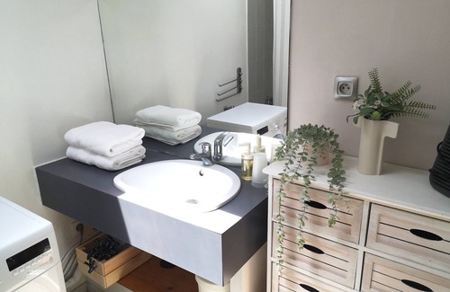 Gambetta Apartment | Unoverlooked apartment - garden view