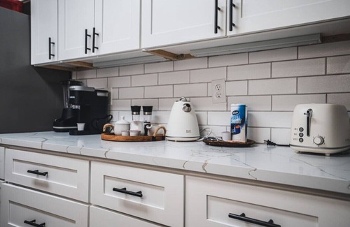 Downtown Atlanta Condo | Unparalleled Convenience | City View | Food Scene