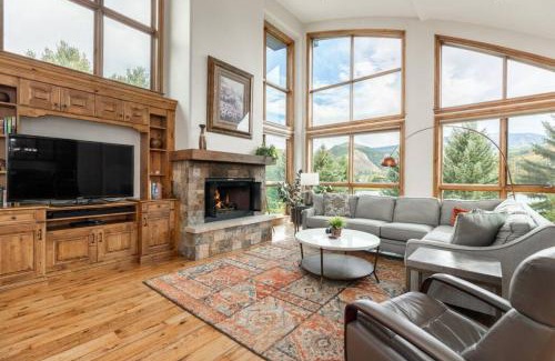 Avon House | Unparalleled Lakeside Villa with Pool, Hot Tub, AC