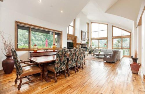 Avon House | Unparalleled Lakeside Villa with Pool, Hot Tub, AC