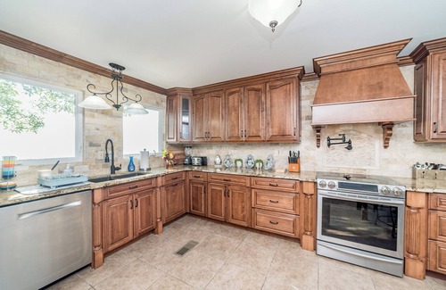Sevierville House | Unparalleled Views, Deck w/HotTub, Game Room Pool Table | Panorama by AvantStay