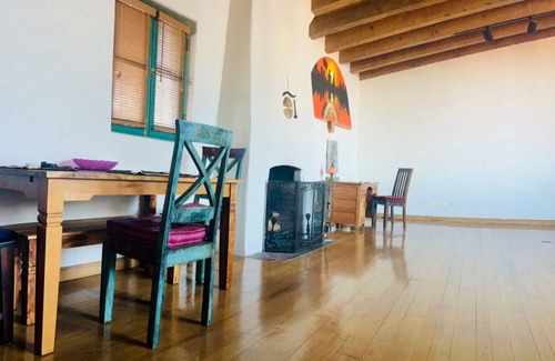 Lower State Apartment | Unplugged Retreat Rare Gem in Heart of Prime Location /LifeChanging