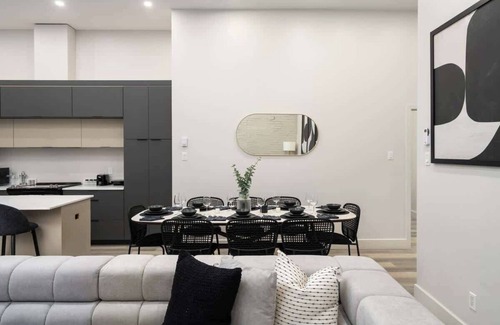 Griffintown Apartment | Unreal 2 BDR in Heart of MTL With Shared Patio