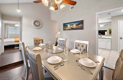 Spring House | Unreal Escape Foosball Backyard w/Grill Outdoor Games Netflix Wine WiFi