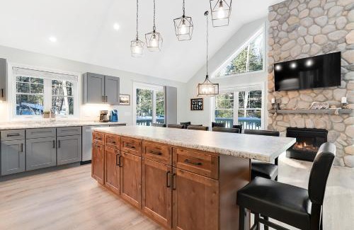West Bridgton House | Unwind at Our Beautiful Sanctuary - Scenic Views home