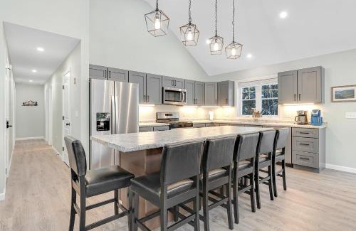 West Bridgton House | Unwind at Our Beautiful Sanctuary - Scenic Views home
