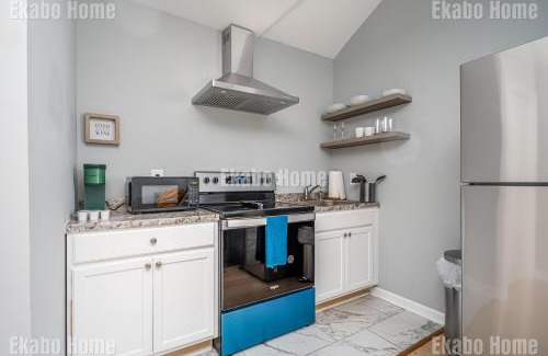 Marietta House | Unwind in a Modern Suite near Marietta Square