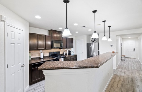 San Antonio House | Unwind in Style and Comfort by RedAwning