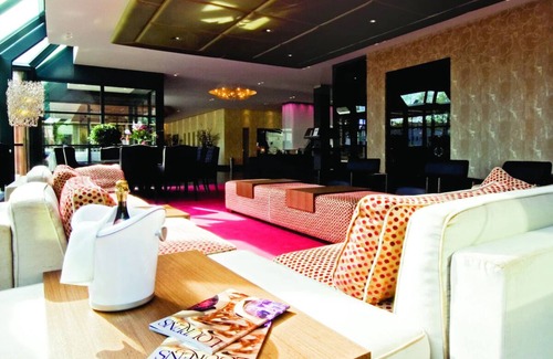 Municipality of Zeist Hotel | Unwind in Zeist with On-site Pool, Dining, Free Parking, and a Peaceful Ambiance