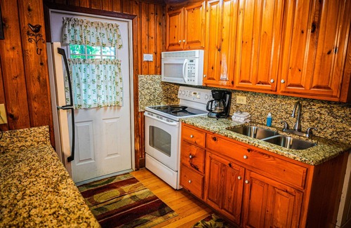 Pine Mountain Ski Chalet | Unwind to the sounds of nature in this wooded view chalet
