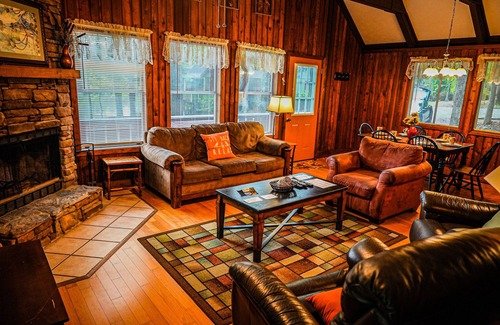 Pine Mountain Ski Chalet | Unwind to the sounds of nature in this wooded view chalet