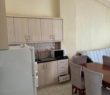 Paralia Ofryniou Apartment | Up & High