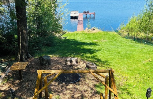 Deerbrook Cottage | Up North Cottage on Summit Lake! Pontoon negotiable!