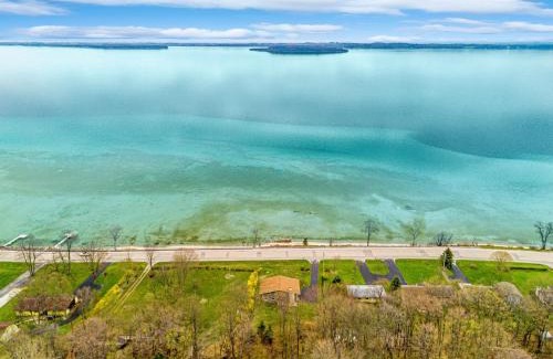 Traverse City House | Up North Escape - Modern Home with Private Beach