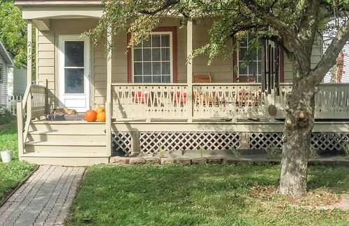 Washburn House | Up North Oasis - Families & Dogs in the Bayfield Area