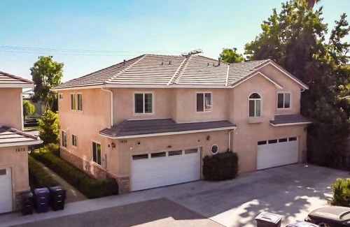 Ontario Apartment | Up to 20% off weekly stay 3BR 2.5 miles to airport