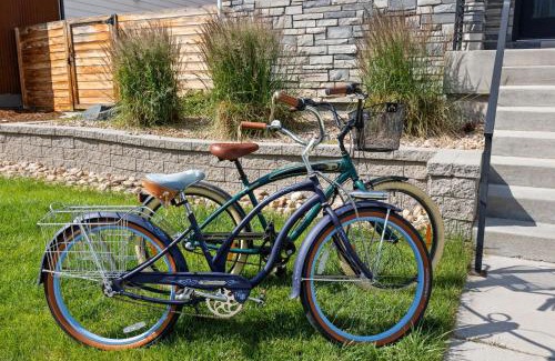 Old Town North House | Upbeat Retreat - Enjoy Bikes, Brews and Mtn Peaks!