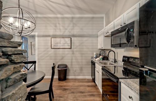 Helen House | Upcountry Inn - Whole Property