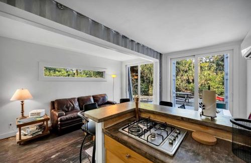 Jupiter Farms House | Upcycled Shipping Containers Transformed into a Glamping Home for a Unique Florida Vacation