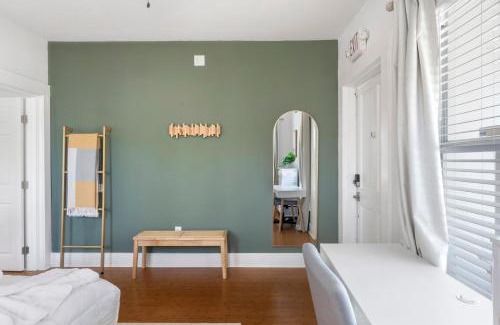 Historic Ybor House | Updated 1 BR Home - Steps to 7th Ave