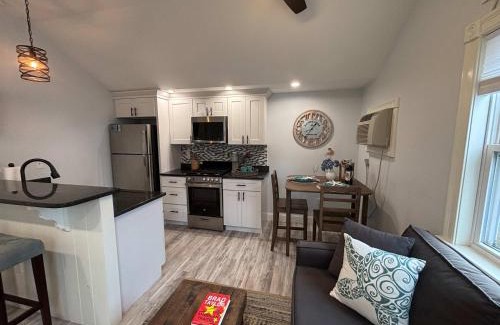 Wells House | Updated 1bd Cottage - Pool Jacuzzi and More