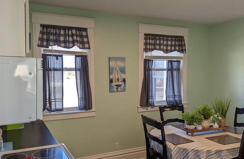 Sturgeon Bay Apartment | *Updated 1st floor Apartment