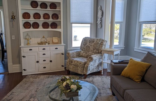 Sturgeon Bay Apartment | *Updated 1st floor Apartment