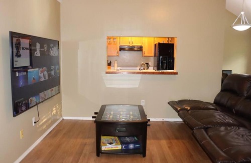 Springfield House | Updated 2 BR/2BA in family friendly neighborhood with extras