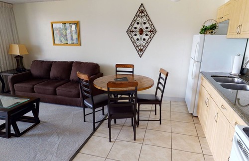 Waikiki Condo | Updated 22nd Floor Waikiki Condo - Free parking & WiFi - Ideal for large family! by Koko Resort Vacation Rentals