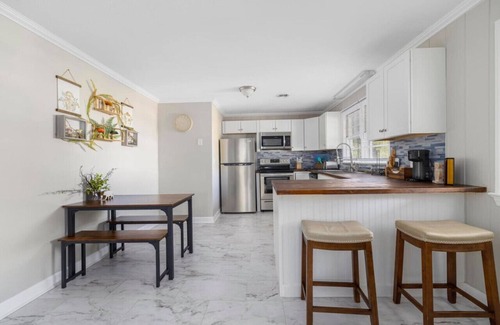 Bristol Apartment | Updated 2BR/2BA duplex in Bristol