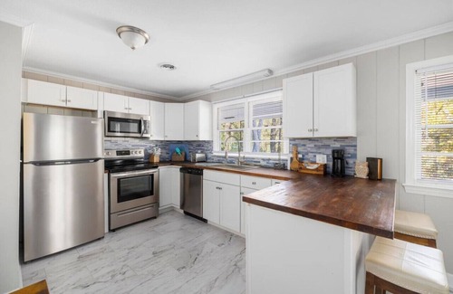 Bristol Apartment | Updated 2BR/2BA duplex in Bristol