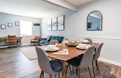 Southeast Raleigh House | Updated 2BR Condo Minutes from Raleigh w/Comm Pool, Playground, Dog Park, More!