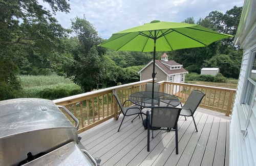 Wareham House | Updated 4 bedroom in Private Beach Association less than 1/2 mile walk to beach!
