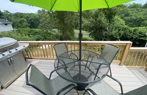 Wareham House | Updated 4 bedroom in Private Beach Association less than 1/2 mile walk to beach!
