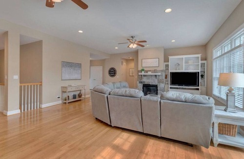 Afton House | Updated! 5Br Home/Wineries/Breweries/Hiking