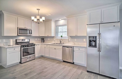 South Baton Rouge House | Updated Baton Rouge Home w/Grill ~ 10 Mi to Dtwn!