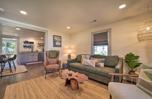 Brevard House | Updated Brevard Home - Close to Downtown!