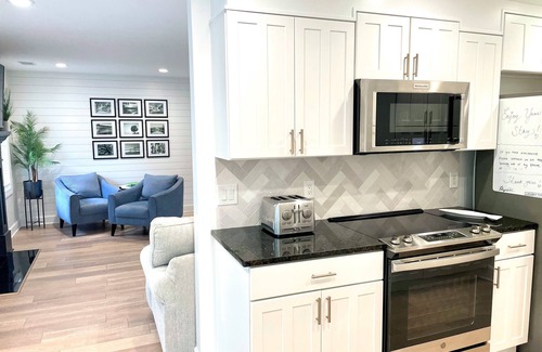 Harborgate Shores House | Updated Charming Home, Close to Beach & Downtown