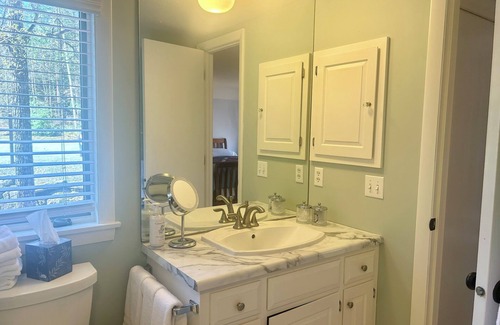 Grantham Condo | Updated Condo in Eastman!