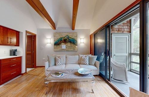 West Beach Village Condo | Updated Condo with shared tennis, close to Freshfields Village and beach