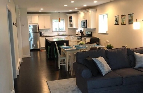 Frankfort Cottage | Updated cottage w/Crystal Lake access, quiet location